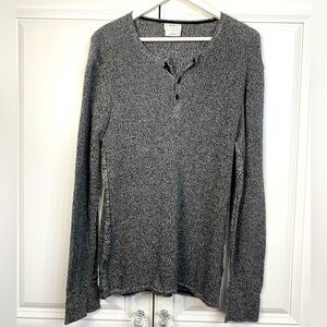 EUC MEN’s DKNY  Size Medium Mock Neck Grey Sweater 3 Buttons Shirt Top